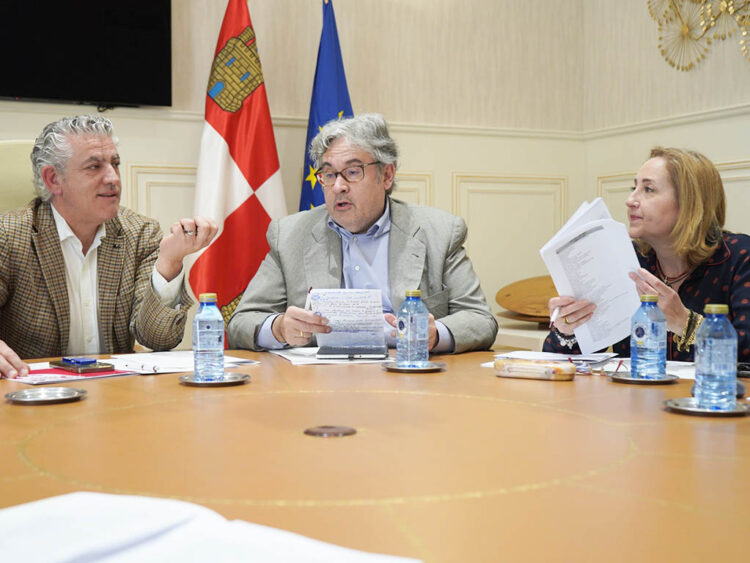 Reunión del Premio 'Gil de Biedma'. / DIPUTACIÓN