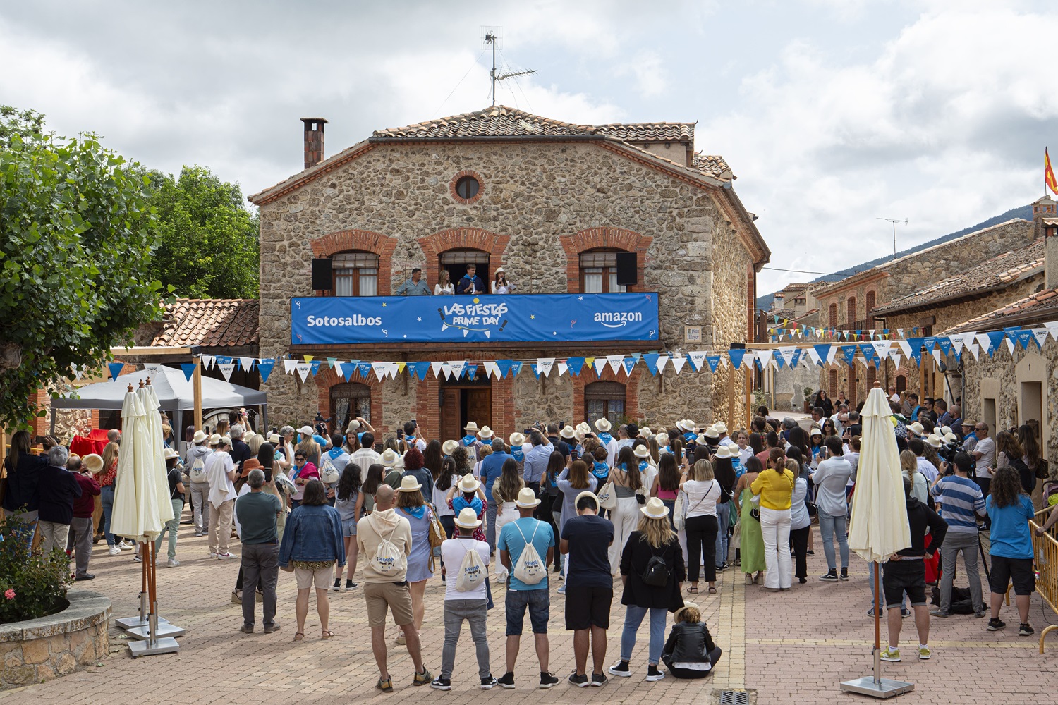Pedraza se proclama ganador del concurso ‘Amazon busca pueblo’ 3 Fiesta Prime Day Amazon en Sotosalbos en 2023 / E.A.
