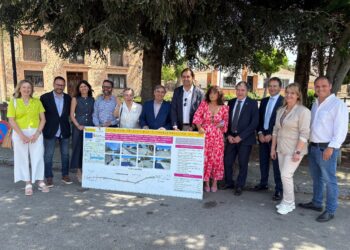 Visita a las obras en la travesía de Fuentepelayo / JCYL