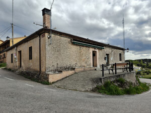 Villalvilla es actualmente una pedanía de Villaverde.