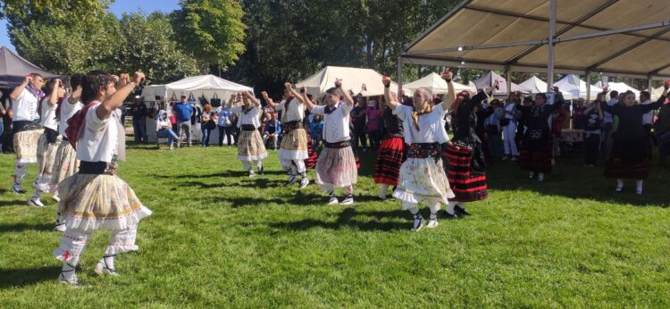 Dinamizar la comarca con sus atractivos turísticos 1 Distintas actividades del Nordeste Bang Fest de 2023.