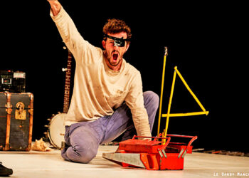 ‘Barco’ de Les Hommes Sensibles en Titirimundi.