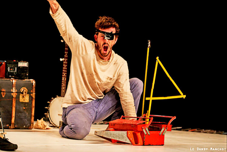 ‘Barco’ de Les Hommes Sensibles en Titirimundi.