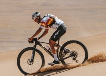 Fran Herrero durante una etapa de la Titan Desert Marruecos./TITAN DESERT