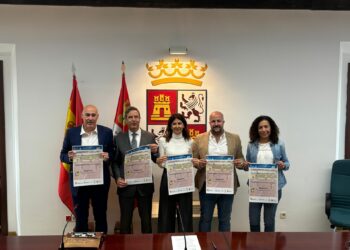 Óscar Moral, Enrique Sánchez-Guijo, Raquel Alonso, Jesús Garrido y Ruth Llorente durante la presentación./JCYL
