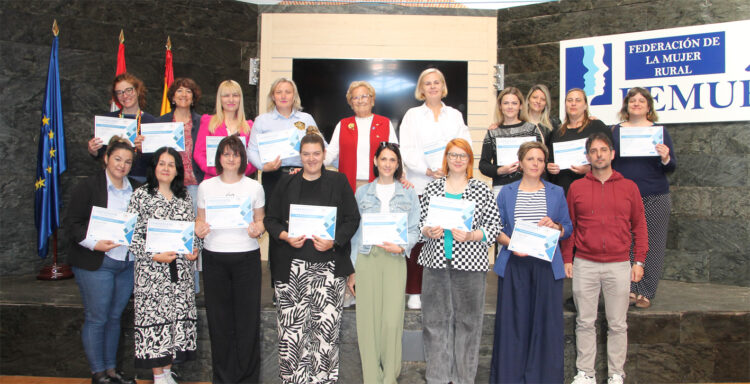 Entrega de los diplomas del curso de formación / FEMUR