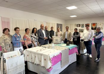 Inauguración de las exposiciones de las Aulas de Manualidades / DIPUTACIÓN