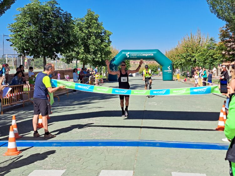 Palazuelos de Eresma celebra la XIII Carrera Natural de las Cañadas 1 Instantes de la competición en ediciones anteriores / AYTO. DE PALAZUELOS