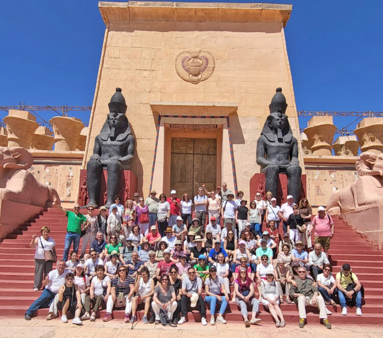 La parroquia de Cantimpalos viaja a Marruecos 1 Participantes en la visita a Marruecos imperial.
