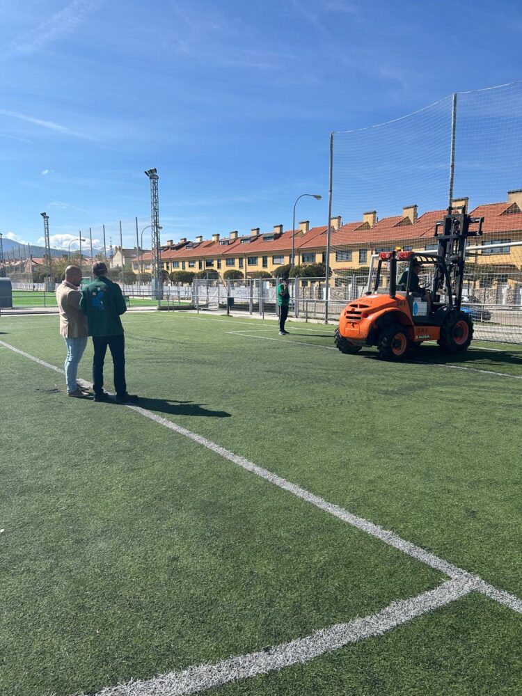 Inicio de los trabajos de reforma en el campo de fútbol 7 de Nueva Segovia./AYTO. SEGOVIA