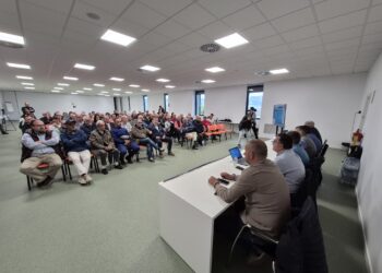Reunión informativa de la Segoviana con sus socios./JUAN MARTÍN-G.  SEGOVIANA