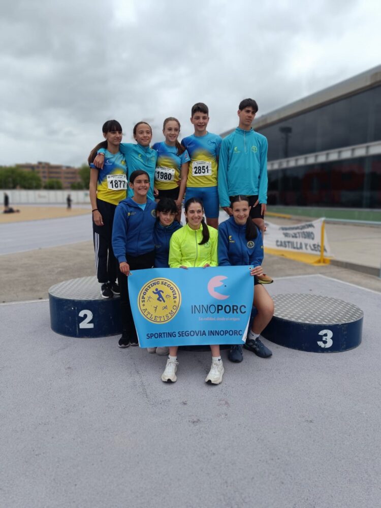 La delegación del Sporting Segovia durante la cita en Valladolid./SPORTING SEGOVIA