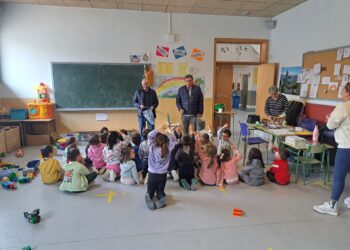 Niños en una actividad del programa. /AYUNTAMIENTO DE PALAZUELOS DE ERESMA