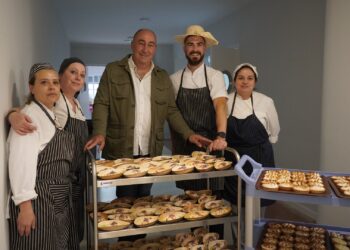De Vicente con cocineros del CSS La Fuencisla/DIPUTACIÓN DE SEGOVIA