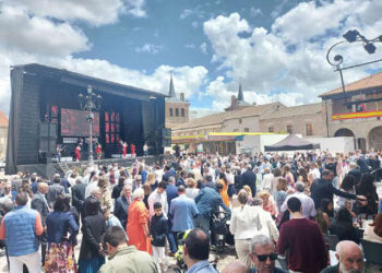 Actuación musical en Martín Muñoz de las Posadas.