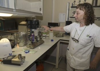 Laboratorio de Salud Pública, análisis de agua, en Castilla y León. BRÁMIGO.
