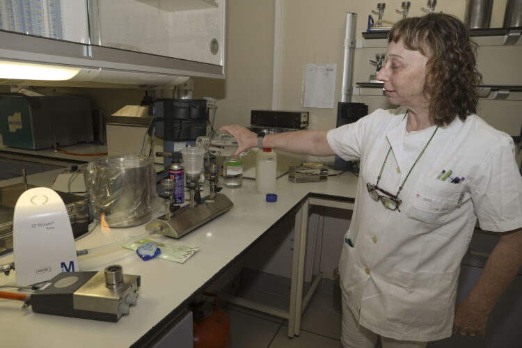 El 97,7% de los análisis de calidad del agua de 2024 resultaron aptos para el consumo en Castilla y León 1 Laboratorio de Salud Pública, análisis de agua, en Castilla y León. BRÁMIGO.