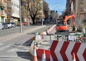 Obras en la calle Ezequiel González.