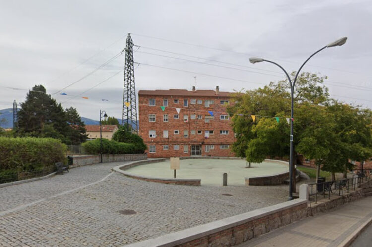 Segovia en Marcha reclama que se tomen medidas contra el calor 1 Plaza de la Fuentecilla. / SEGOVIA EN MARCHA