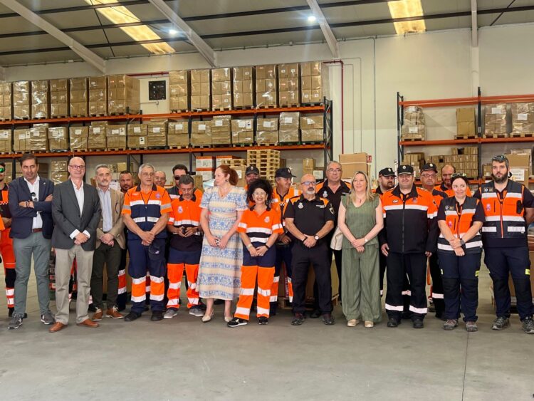 Recepción del material en la nave de la Agencia de Protección Civil y Emergencias de Valladolid.