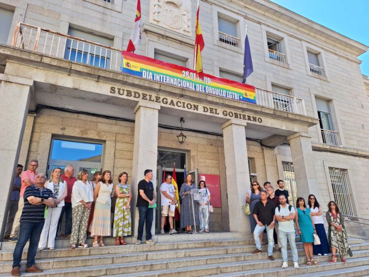 Marian Rueda interviene durante el acto.