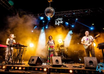 Una de las actuaciones en la noche del viernes. / AFROBLUE