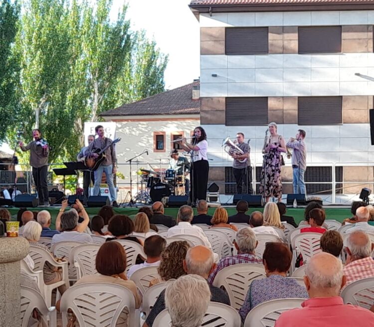 Un momento de la actuación de Freefolk en Valverde./ E.A.