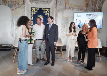 El Presidente de La Junta presenta el programa RELEVACYL. / Rubén Cacho