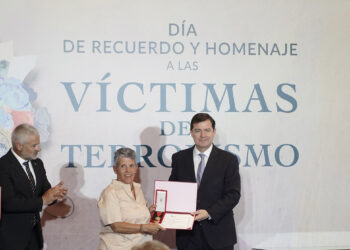 Acto de entrega de medallas a ciudadanos de la Comunidad que han sufrido ataques terroristas. / Rubén Cacho