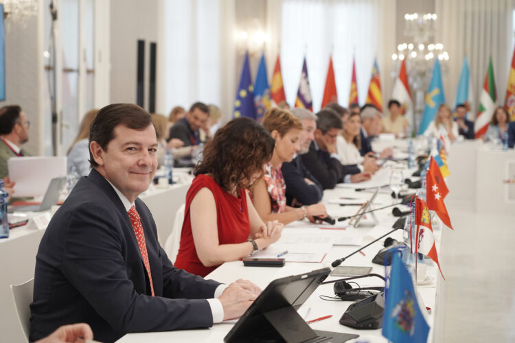 Mañueco se une a los presidentes del PP y pide elecciones generales 1 Fernández Mañueco participa en la XXVIII Conferencia de Presidentes Autonómicos. / Rubén Cacho