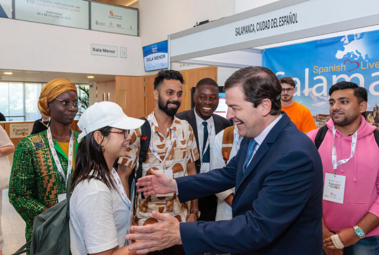 El Presidente de la Junta inaugura el VIII Congreso Internacional del Español en Salamanca. / Susana Martín