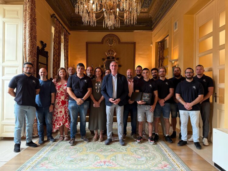 Recepción en el Ayuntamiento para la plantilla del BigMat Tabanera Lobos 1 Recepción al BigMat Tabanera Lobos en el Ayuntamiento.