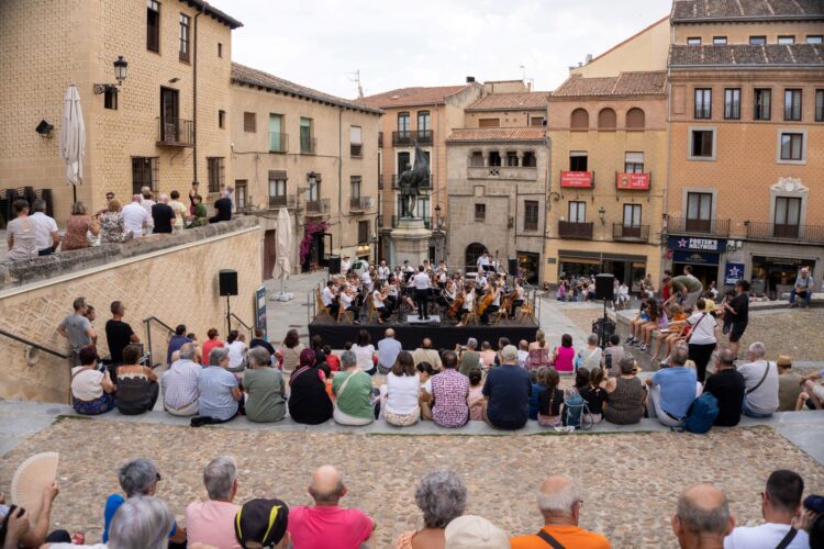 Concierto de la orquesta sinfónica Agapito Marazuela en San Martín 1 Momento de la actuación./HÉCTOR CRIADO
