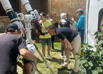 Observación solar durante la jornada del sábado. /DIPUTACIÓN DE SEGOVIA