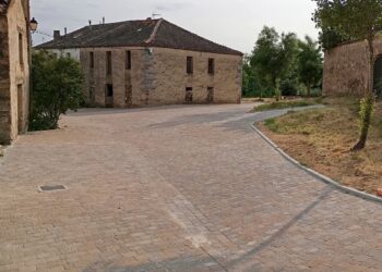 Trabajos de urbanización de la calle Luis Felipe Peñalosa / AYTO. DE TORRECABALLEROS