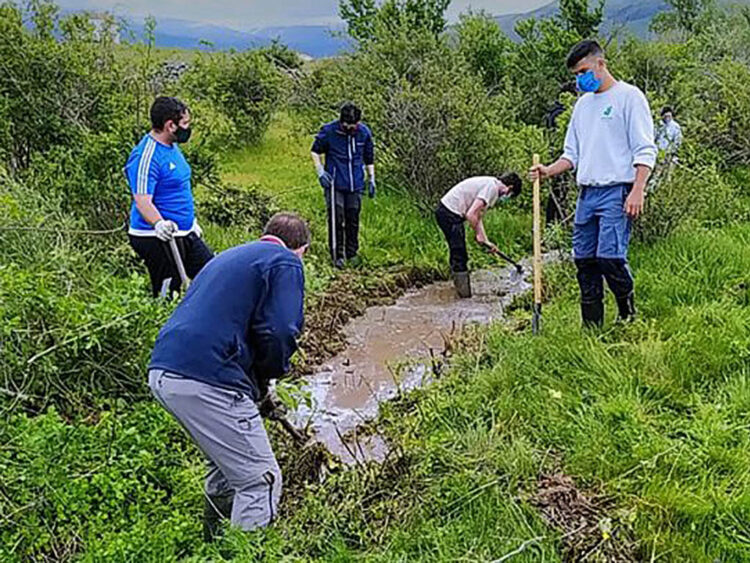 Torrecaballeros recuperará varios tramos de la cacera de San Medel 1 Trabajos en la cacera de San Medel. / TORRECABALLEROS