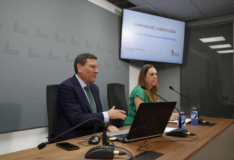 La Junta presta un servicio presencial para hacer la declaración de la renta en ocho municipios de Segovia 1 Campaña de ayuda a la Declaración de la Renta en el medio rural / JCYL