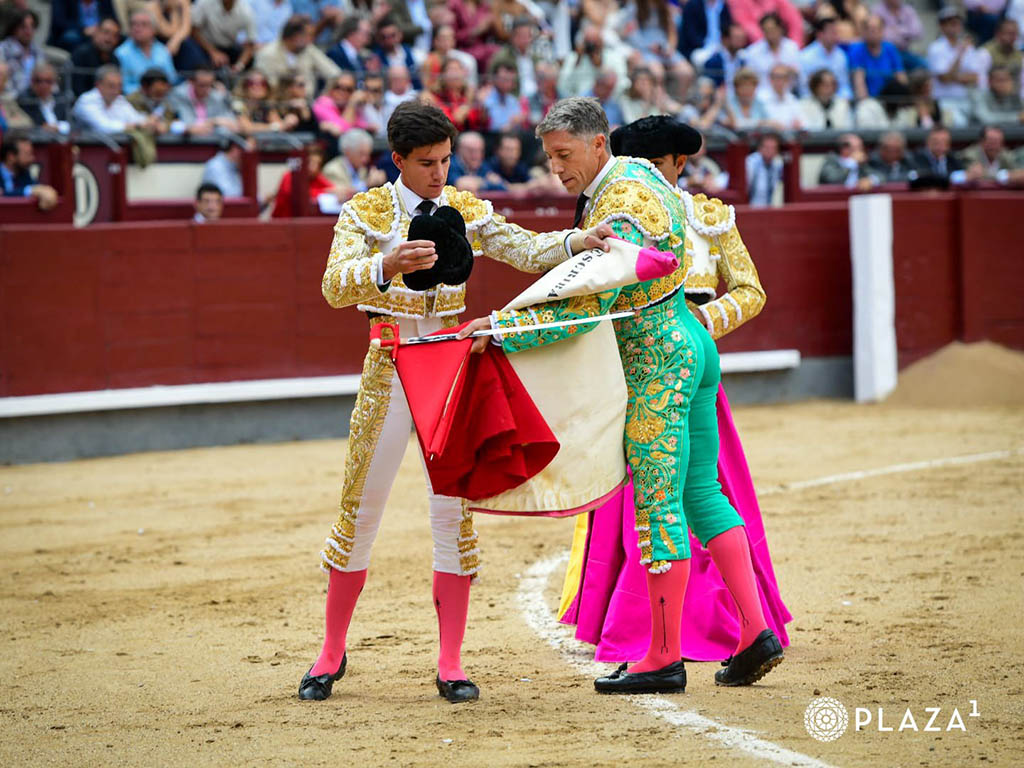 Confirmación de Alejandro Peñaranda, de manos de Manuel Escribano y en presencia de Joselito Adame. / PLAZA 1