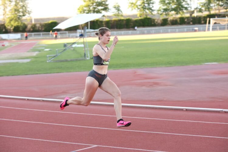 Los clubes de atletismo de Segovia cuajaron un gran fin de semana 1 La atleta del CD Velox, Eva Marqués Nicolás.