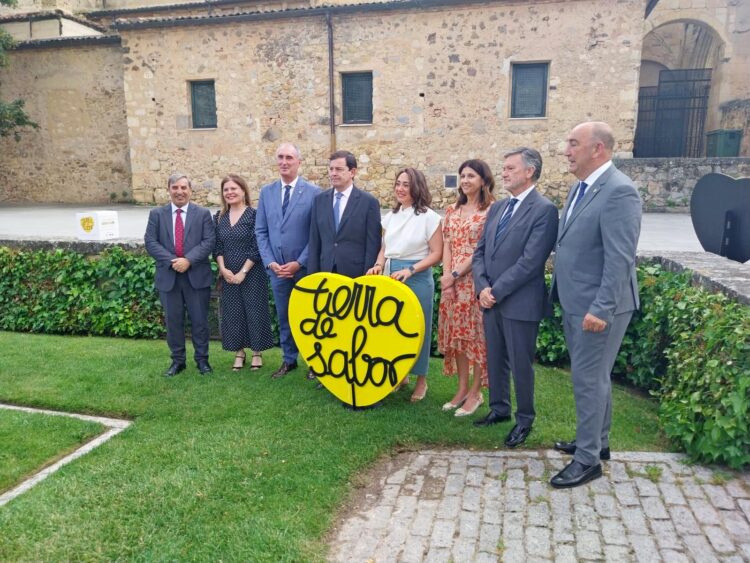 Mañueco anuncia ayudas superiores a los nueve millones para la promoción del vino en terceros países 1 Entrega de los Premios 'Zarcillo'. / JCYL