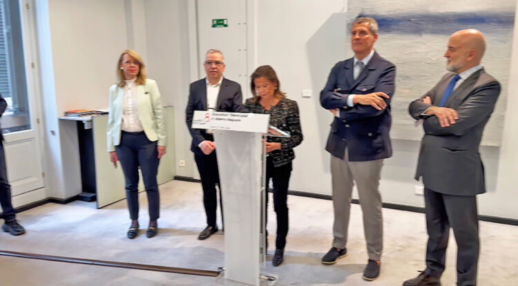 Exposición de Alberto Reguera en París-08.