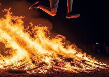 La tradición invita a que pidamos a San Juan, a las hadas o a los duendes algo durante la noche, y también que nos deshagamos de las cargas.