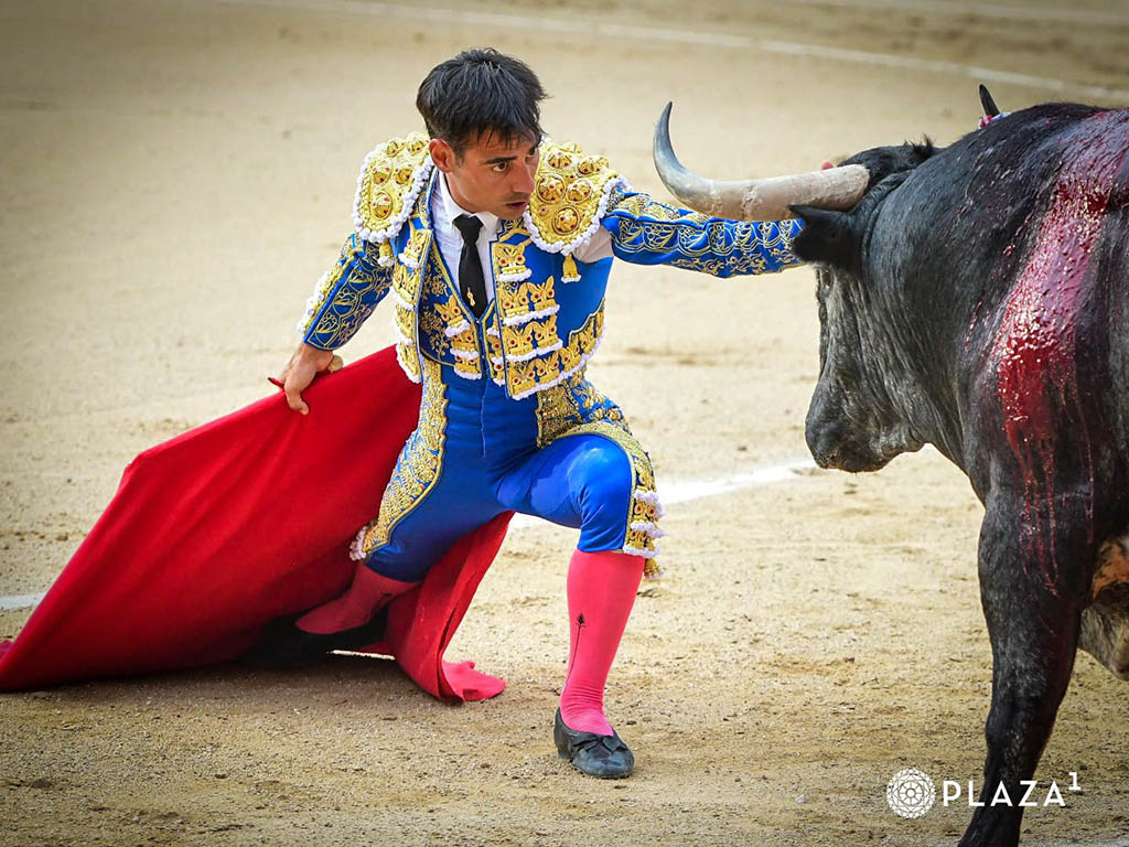 Escolar pone la casta a San Isidro 2 Desplante de Gómez del Pilar. / PLAZA 1