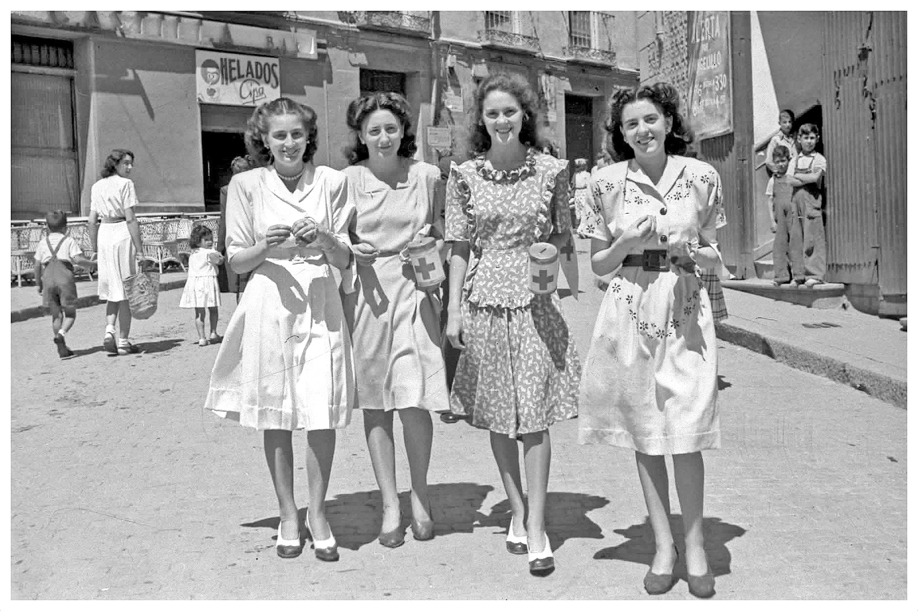 Las chicas segovianas de la Cruz Roja. 
