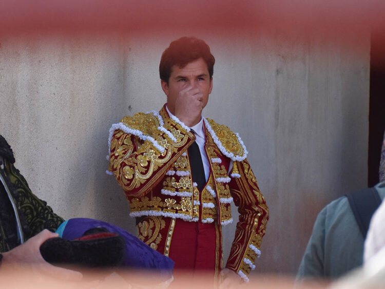 El momento de Daniel Luque: “Me preocupa mantener el nivel cada tarde” 1 El torero sevillano Daniel Luque, en el patio de cuadrillas de la Plaza de Toros de Segovia. / ALEJANDRO MARTÍN