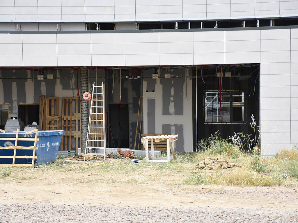 Las obras del Centro de Salud de Nueva Segovia cumplen un año con vistas a ofrecer servicio en primavera 3 Actuaciones en el centro de salud de Nueva Segovia. / A.M.