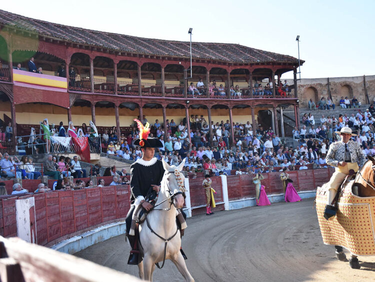 Las entradas para el festejo de San Pedro en Segovia están ya a la venta 1 Paseíllo en la Plaza de Toros de Segovia. / A.M.