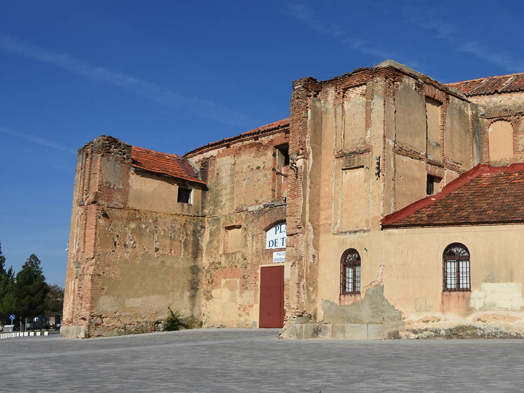 Manolo Lozano, su ilusión por la Plaza de Toros de Segovia y su empeño en la Casa de los Reyes 3 Plaza de Toros de Segovia. / JOSÉ ANTONIO SANTOS