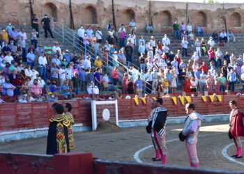 Paseíllo en la Plaza de Toros de Segovia. / A.M.