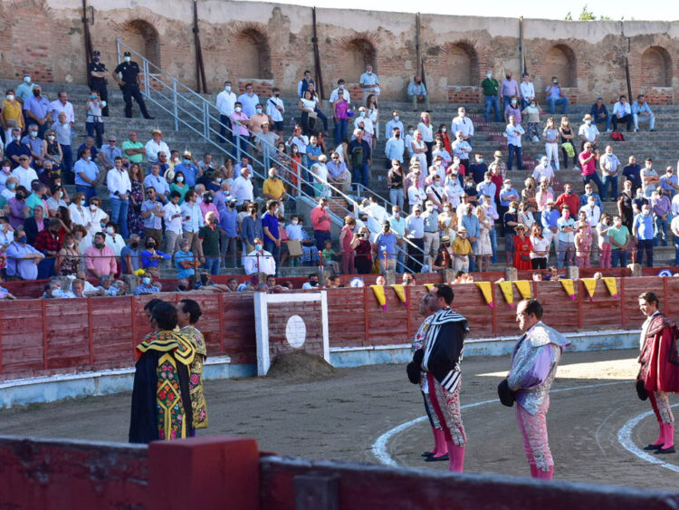 Paseíllo en la Plaza de Toros de Segovia. / A.M.